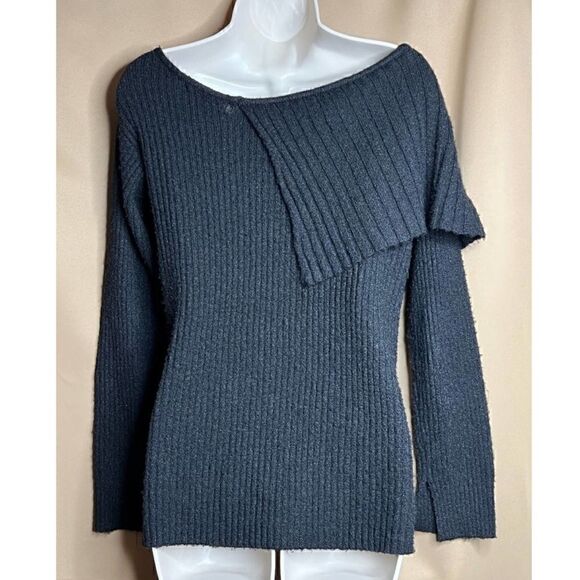 Central Park West
Bailey Off The Shoulder Sweater
Size L - Picture 5 of 7